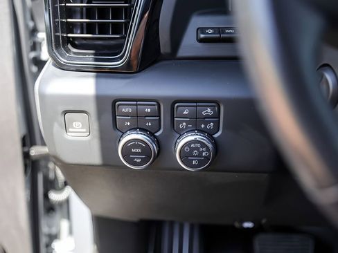 Used 2024 GMC Sierra 1500 AT4X image 18