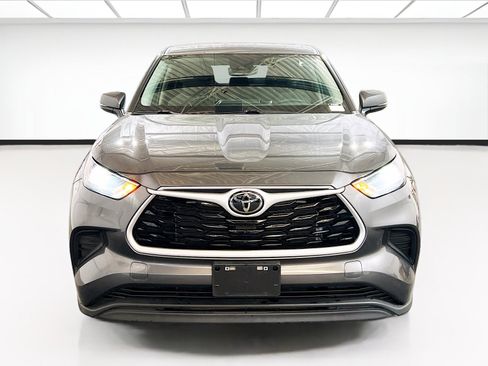 Used 2023 Toyota Highlander L image 2