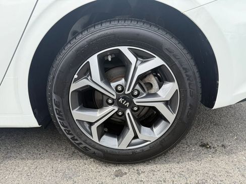Used 2020 Kia Forte LXS FWD image 34
