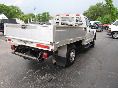 Used 2018 Ford F250 XL RWD image 4