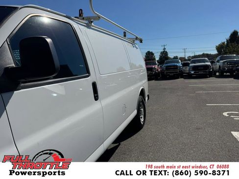 Used 2015 Chevrolet Express 3500 image 5