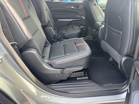 New 2026 Chevrolet Traverse RS w/ LPO, Floor Liner Package image 16