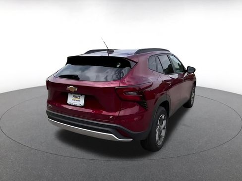 Used 2025 Chevrolet Trax LT FWD image 14