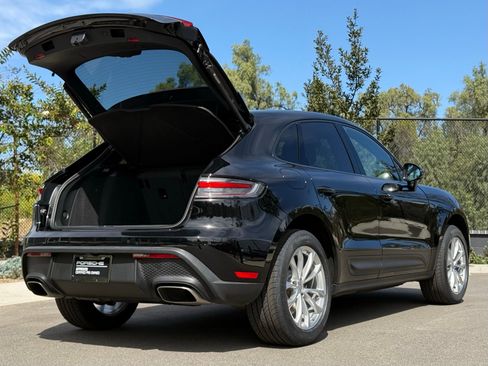 Used 2023 Porsche Macan image 31