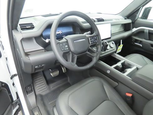 New 2025 Land Rover Defender 130 V8 image 9