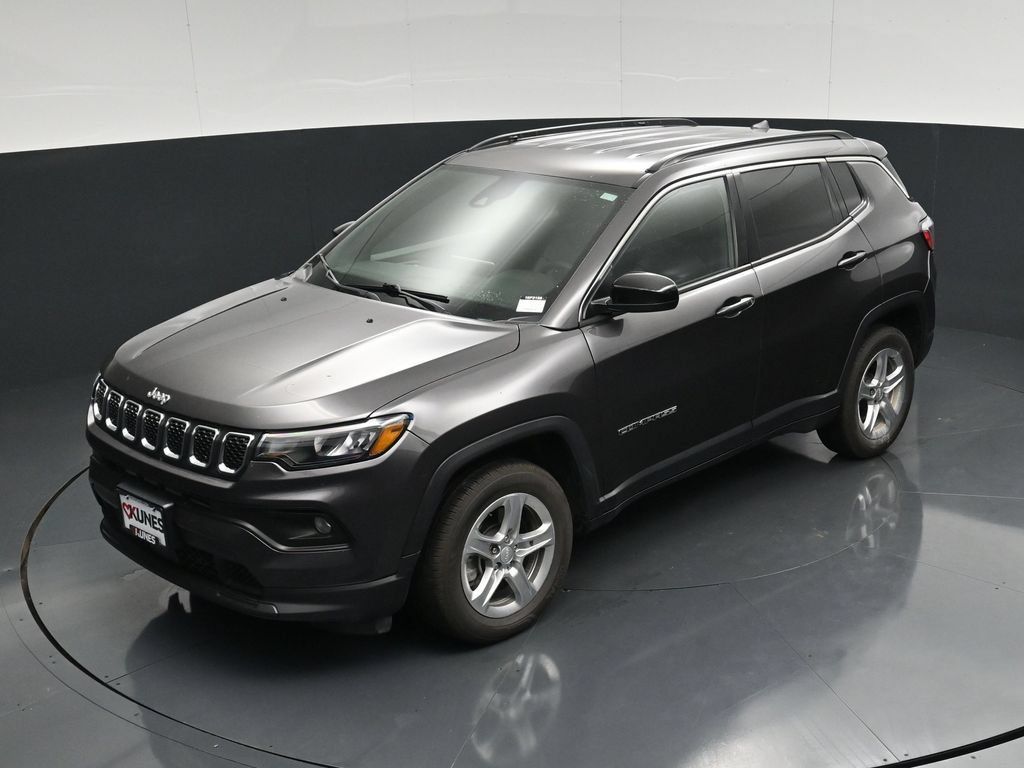 Used 2024 Jeep Compass Latitude AWD/4WD image 48