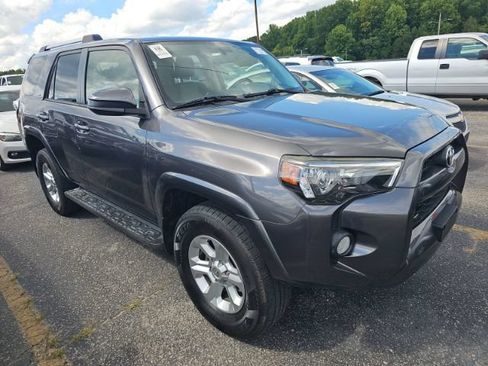 Used 2019 Toyota 4Runner SR5 AWD/4WD image 4