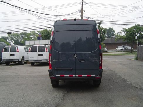 Used 2019 Mercedes-Benz Sprinter 144 image 5