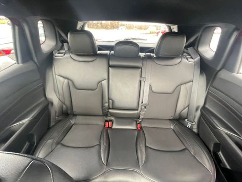 Used 2025 Jeep Compass Trailhawk image 33