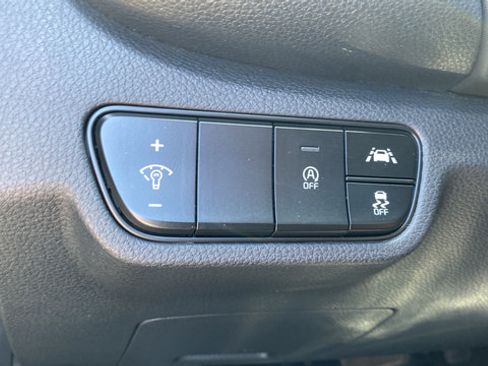 Certified 2022 Kia Seltos SX w/ Sunroof Package AWD/4WD image 31