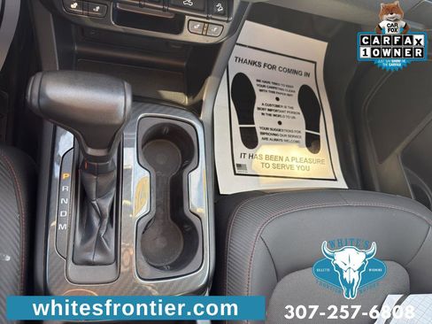 Used 2015 GMC Canyon SLE image 22