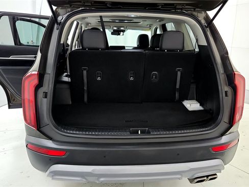 Used 2022 Kia Telluride S image 19