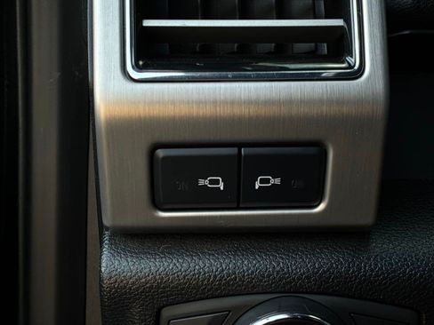 Used 2019 Ford F150 Platinum w/ Equipment Group 701A Luxury AWD/4WD image 36