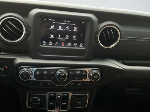 Used 2021 Jeep Wrangler Unlimited Sahara w/ Safety Group AWD/4WD image 15