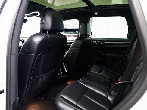 Used 2013 Porsche Cayenne S image 23