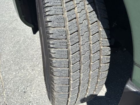 Used 2024 Nissan Titan SV w/ SV Bronze Edition Package image 31