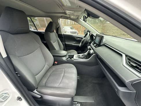Used 2020 Toyota RAV4 XLE w/ Convenience Package image 22