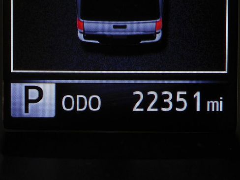 Used 2022 Toyota Tacoma TRD Off-Road image 31