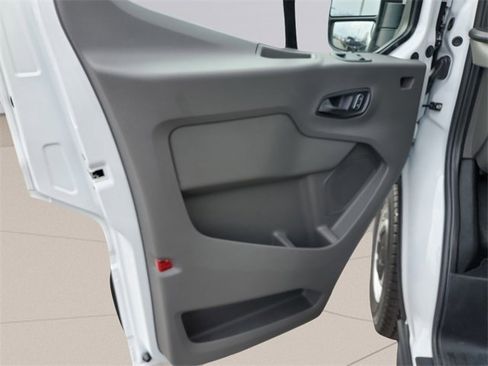 New 2025 Ford Transit 250 148 Medium Roof image 13