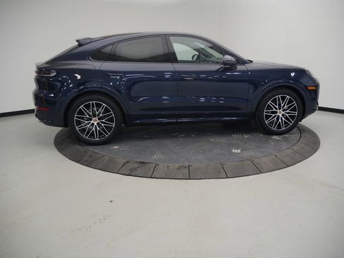 New 2026 Porsche Cayenne Coupe AWD/4WD image 8