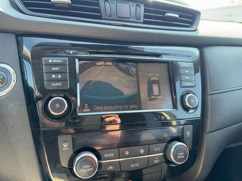 Used 2019 Nissan Rogue SV w/ Sun & Sound Touring Package AWD/4WD image 20
