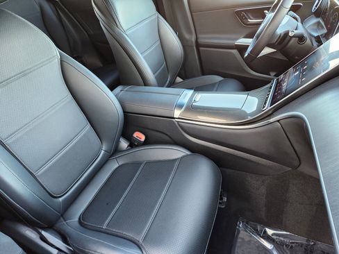 Used 2024 Mercedes-Benz GLC 300 4MATIC image 14