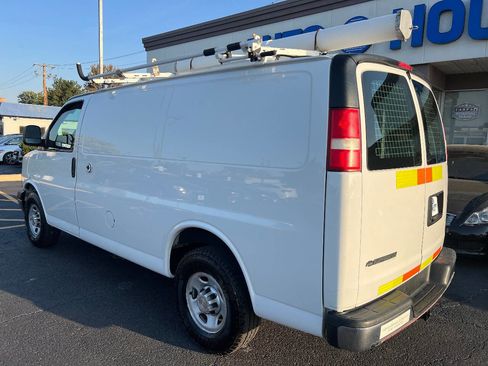 Used 2014 Chevrolet Express 2500 image 12