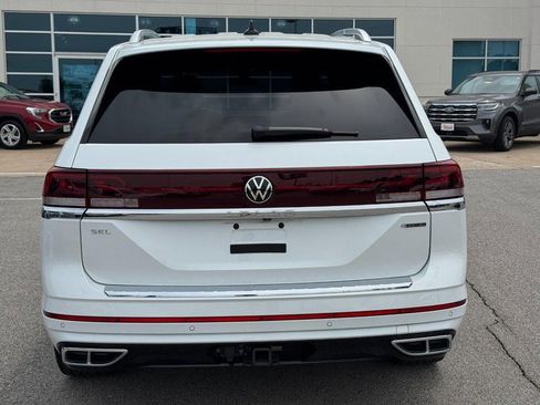 Used 2024 Volkswagen Atlas SEL Premium R-Line AWD/4WD image 4