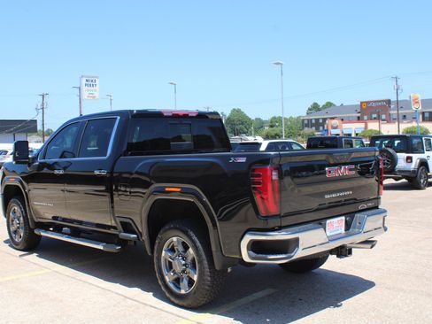 Used 2026 GMC Sierra 2500 SLT w/ SLT Premium Package AWD/4WD image 8