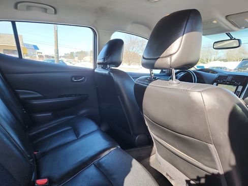 Used 2015 Nissan Leaf SL w/ Premium Package image 28