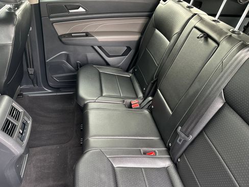 Certified 2022 Volkswagen Atlas SE image 12