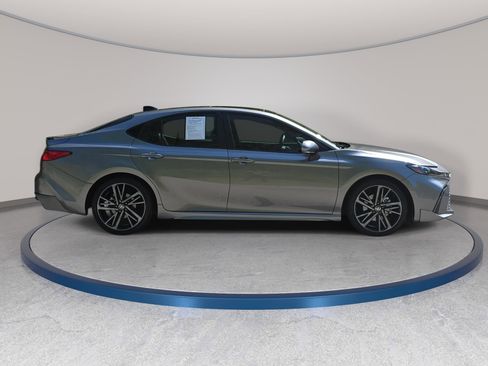 Used 2025 Toyota Camry XSE image 4