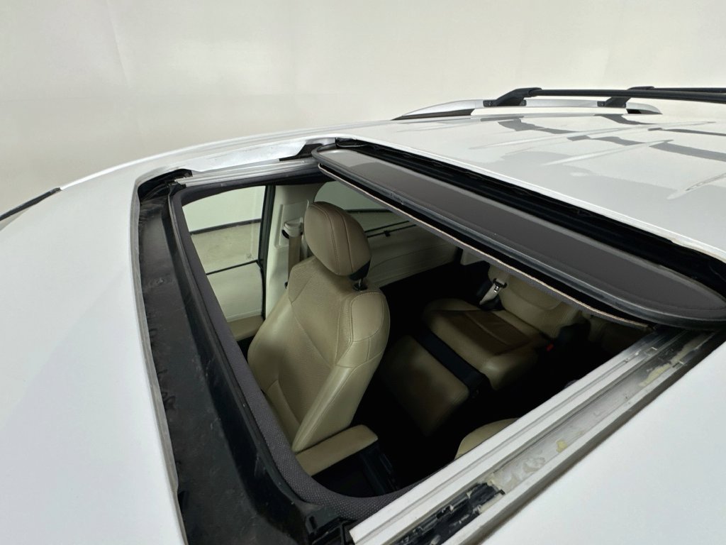 Used 2022 Toyota Sienna Limited FWD image 27