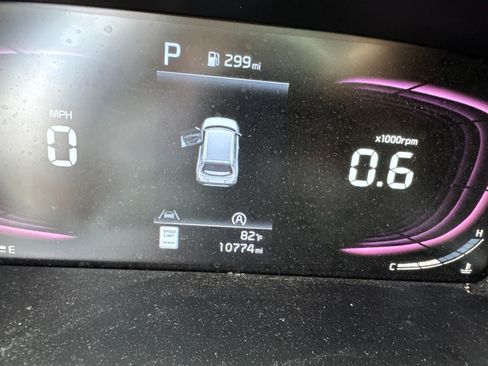 Used 2024 Kia Soul LX w/ Option Group 015 FWD image 8
