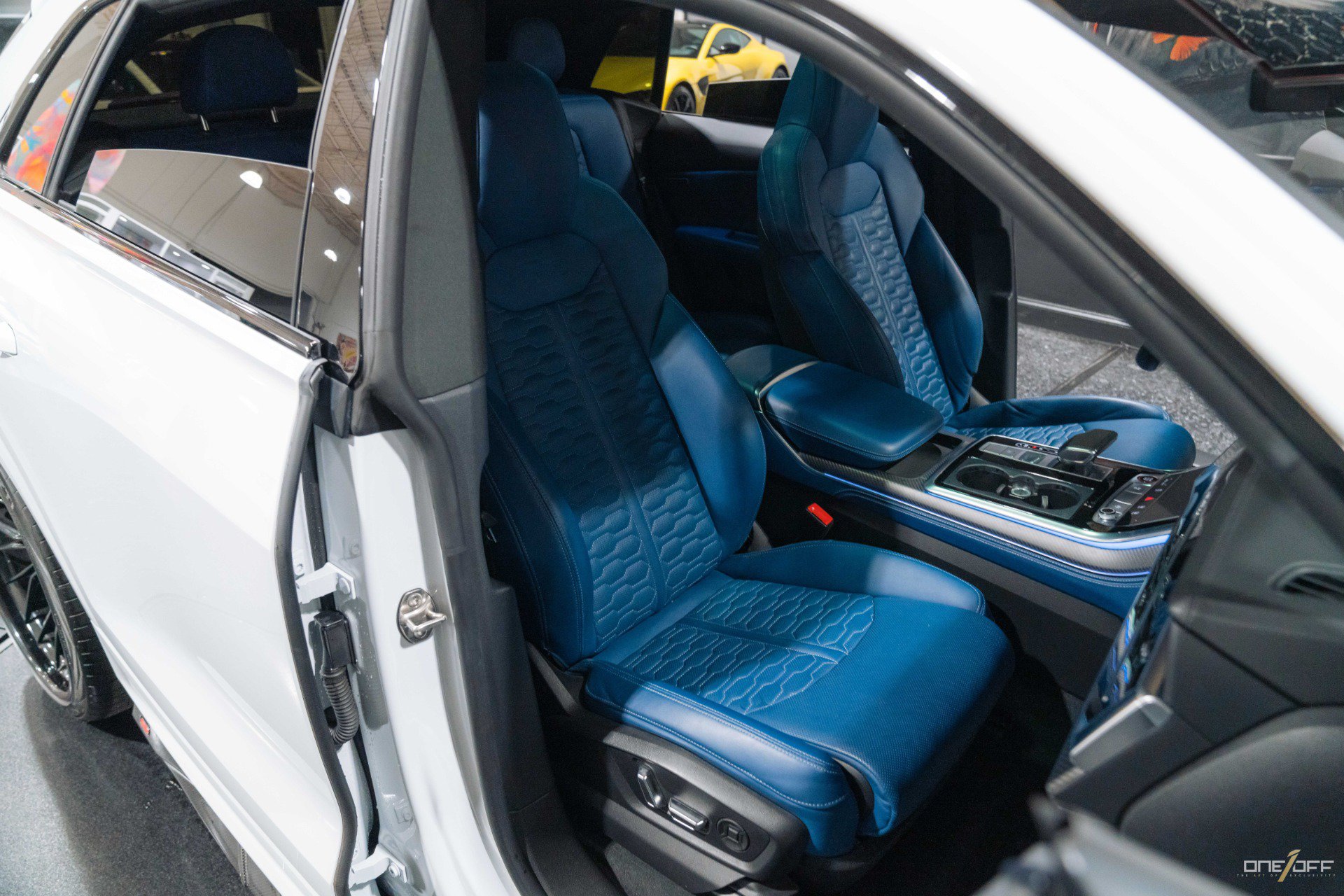 Used 2022 Audi RS Q8 w/ Carbon Optic Package AWD/4WD image 32