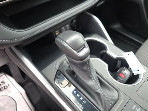 Certified 2024 Toyota Highlander LE image 21