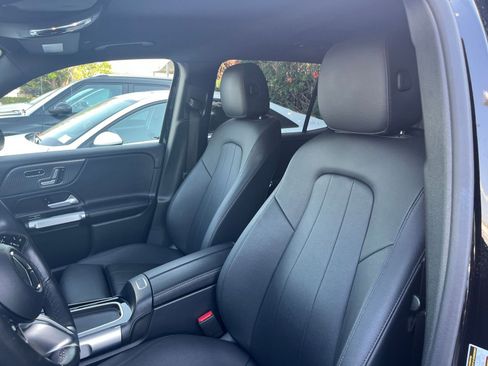 Used 2025 Mercedes-Benz GLB 250 4MATIC image 28