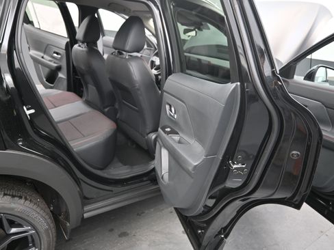 New 2026 Nissan Kicks SR image 19