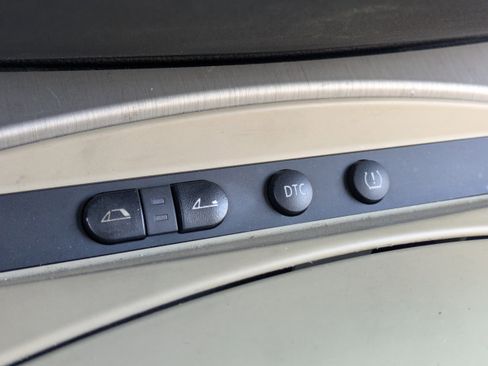 Used 2005 BMW Z4 2.5i image 23