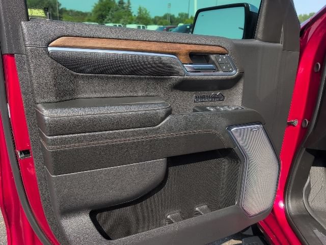 Used 2024 Chevrolet Silverado 1500 High Country w/ Technology Package AWD/4WD image 22