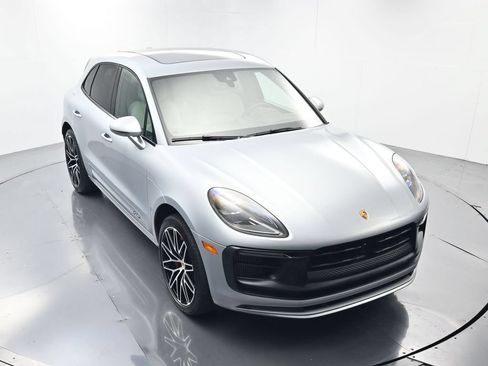 Certified 2024 Porsche Macan GTS AWD/4WD image 44