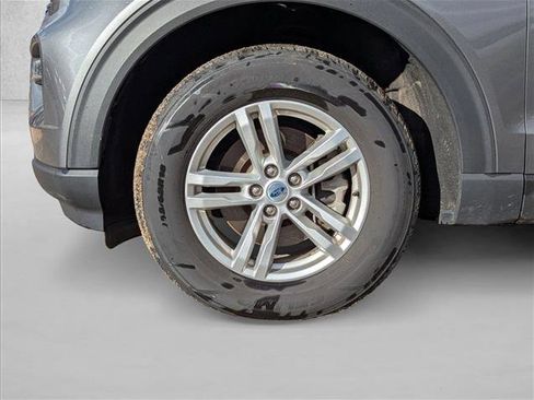 Used 2023 Ford Explorer XLT w/ Equipment Group 202A image 9