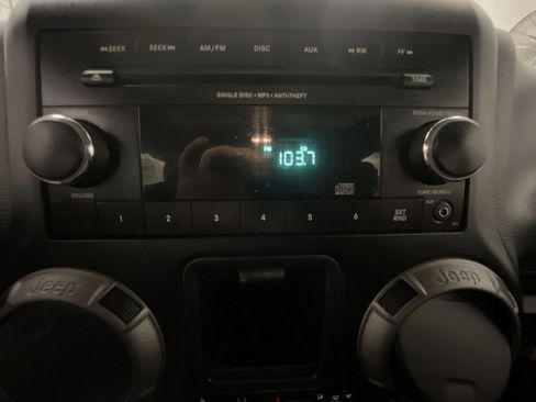 Used 2012 Jeep Wrangler Sport image 7