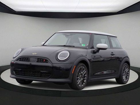 Certified 2025 MINI Cooper S image 4