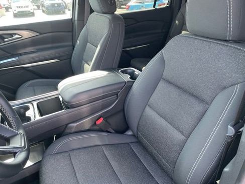 Used 2025 Chevrolet Traverse LT w/ Sun and Wheel Package AWD/4WD image 13