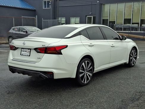 Used 2020 Nissan Altima 2.5 SR w/ Premium Package image 6