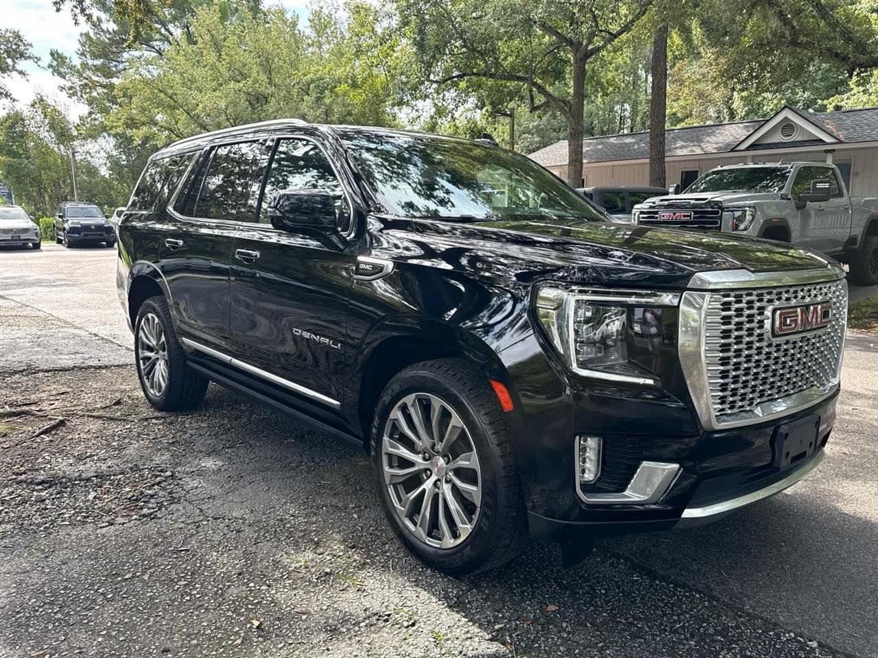 Used 2021 GMC Yukon Denali w/ Denali Premium Package AWD/4WD image 7