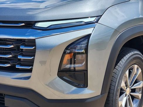 New 2026 Chevrolet Equinox LT FWD image 8