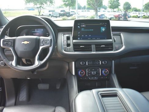 Used 2023 Chevrolet Suburban LT AWD/4WD image 19