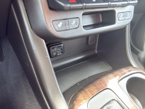 Used 2022 GMC Canyon Elevation w/ Elevation Premium Package AWD/4WD image 22